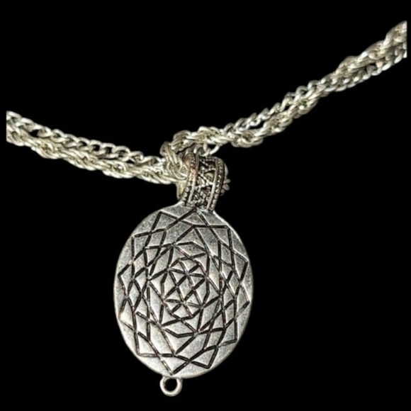 Pendant Necklace signed 1945 silver tone - Picture 2 of 3